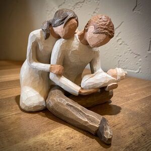 "New Life" Figurine by Willow Tree Artist Susan Lordi (Yr. 2000) Hand Painted 5"